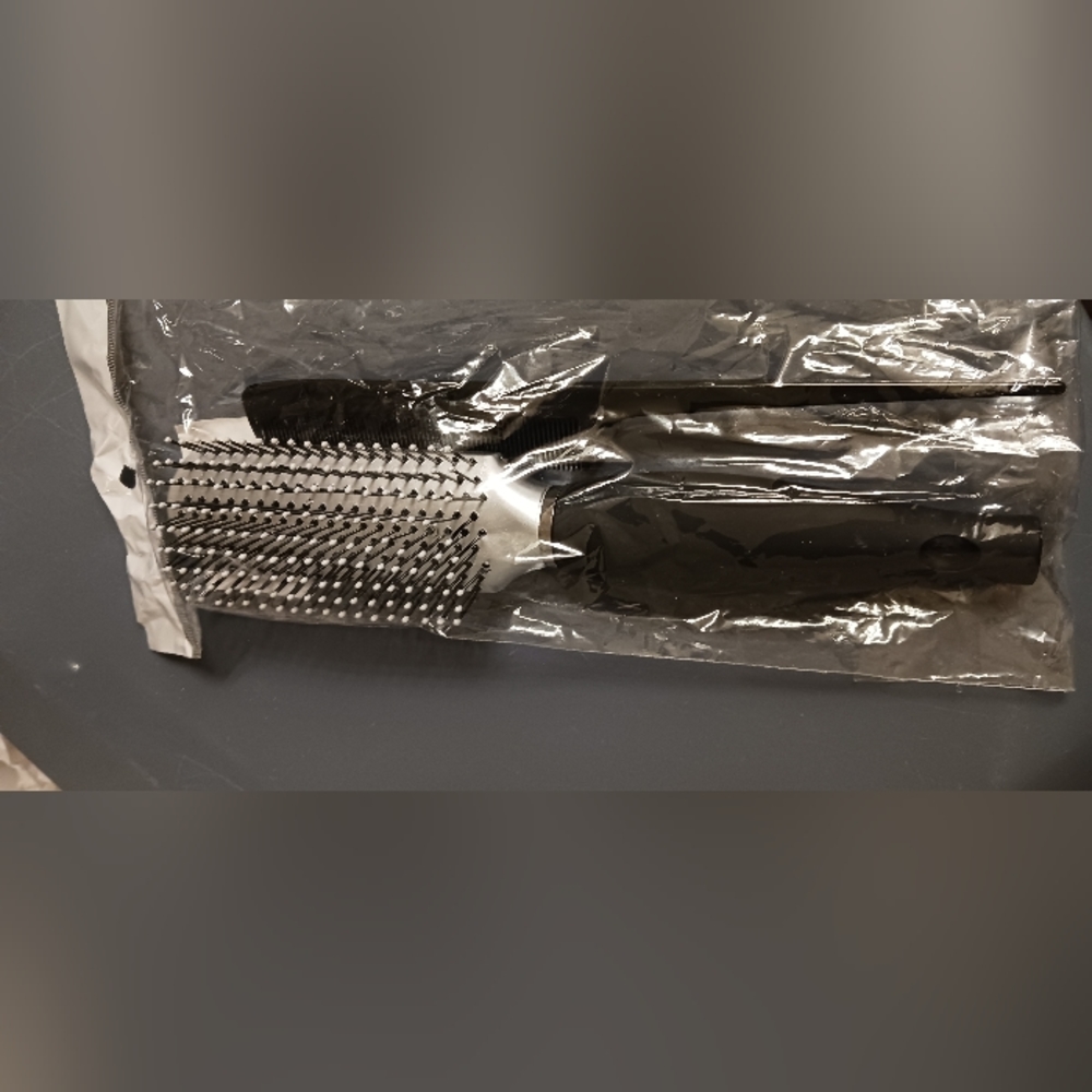 Comb and hair brush